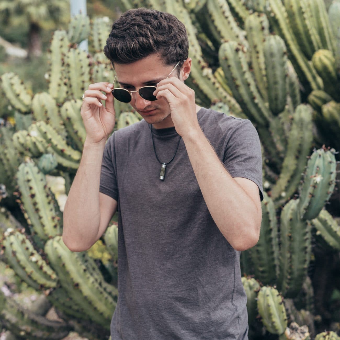 Man wearing Rope pendant necklace